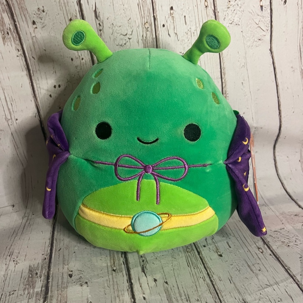 Squishmallow 7.5” Tortellini The Green Alien Halloween Plush Soft Toy